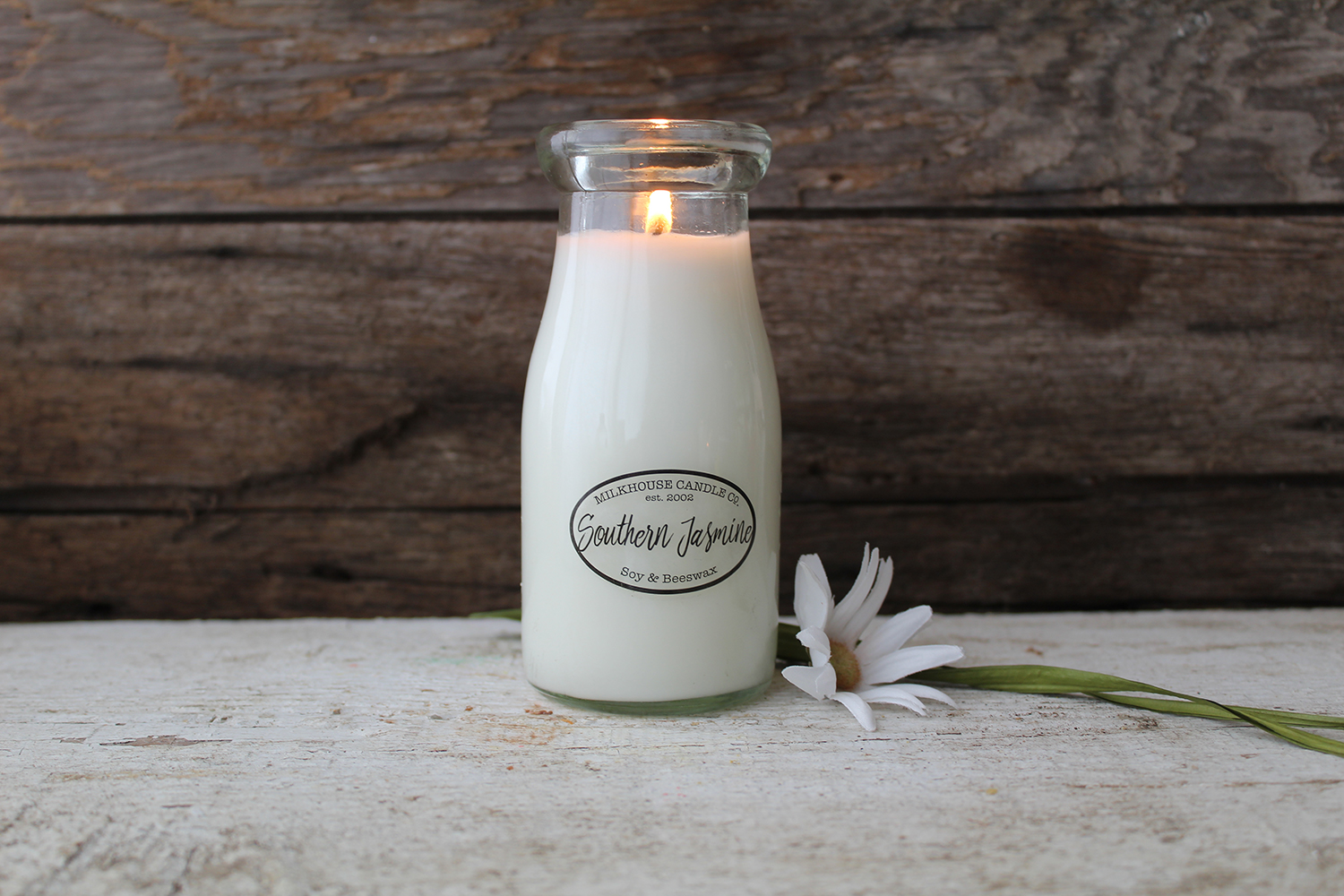 MILKHOUSE CANDLE Mirisna svijeća Southern Jasmine MILKBOTTLE (227 g)