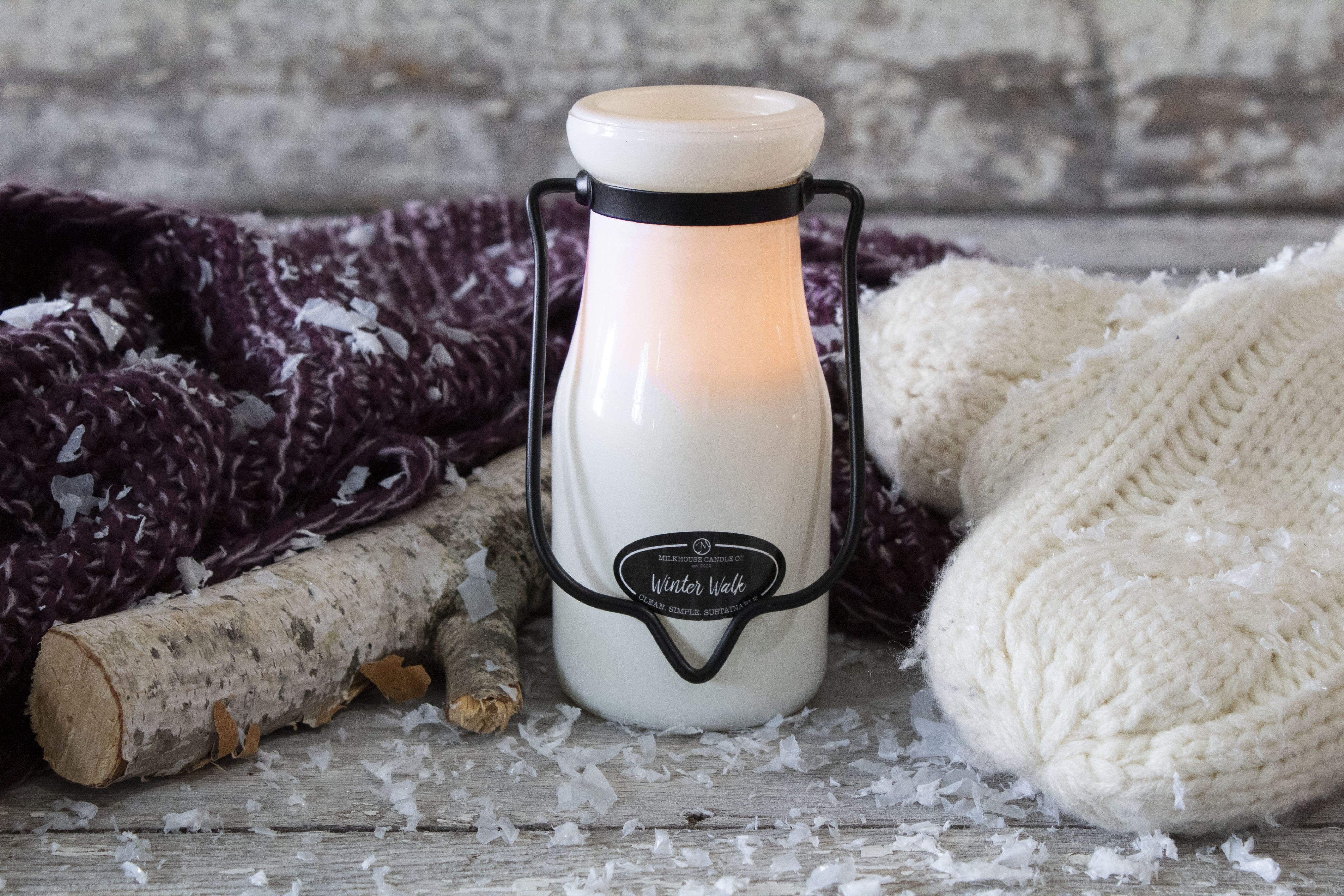 MILKHOUSE CANDLE Winter Walk mirisna svijeća MILKBOTTLE (227 g)