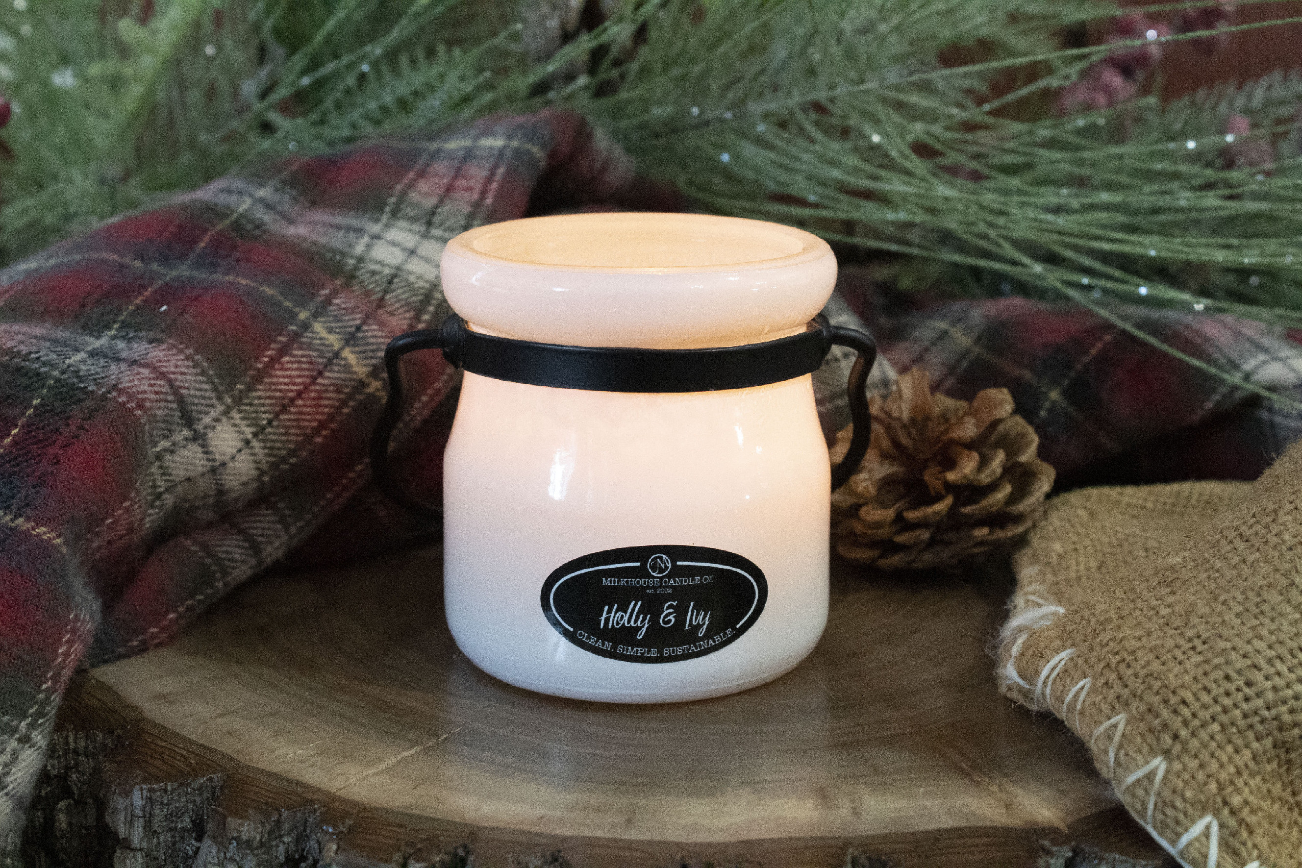 MILKHOUSE CANDLE Mirisna svijeća Holly & Ivy CREAM JAR (142 g)