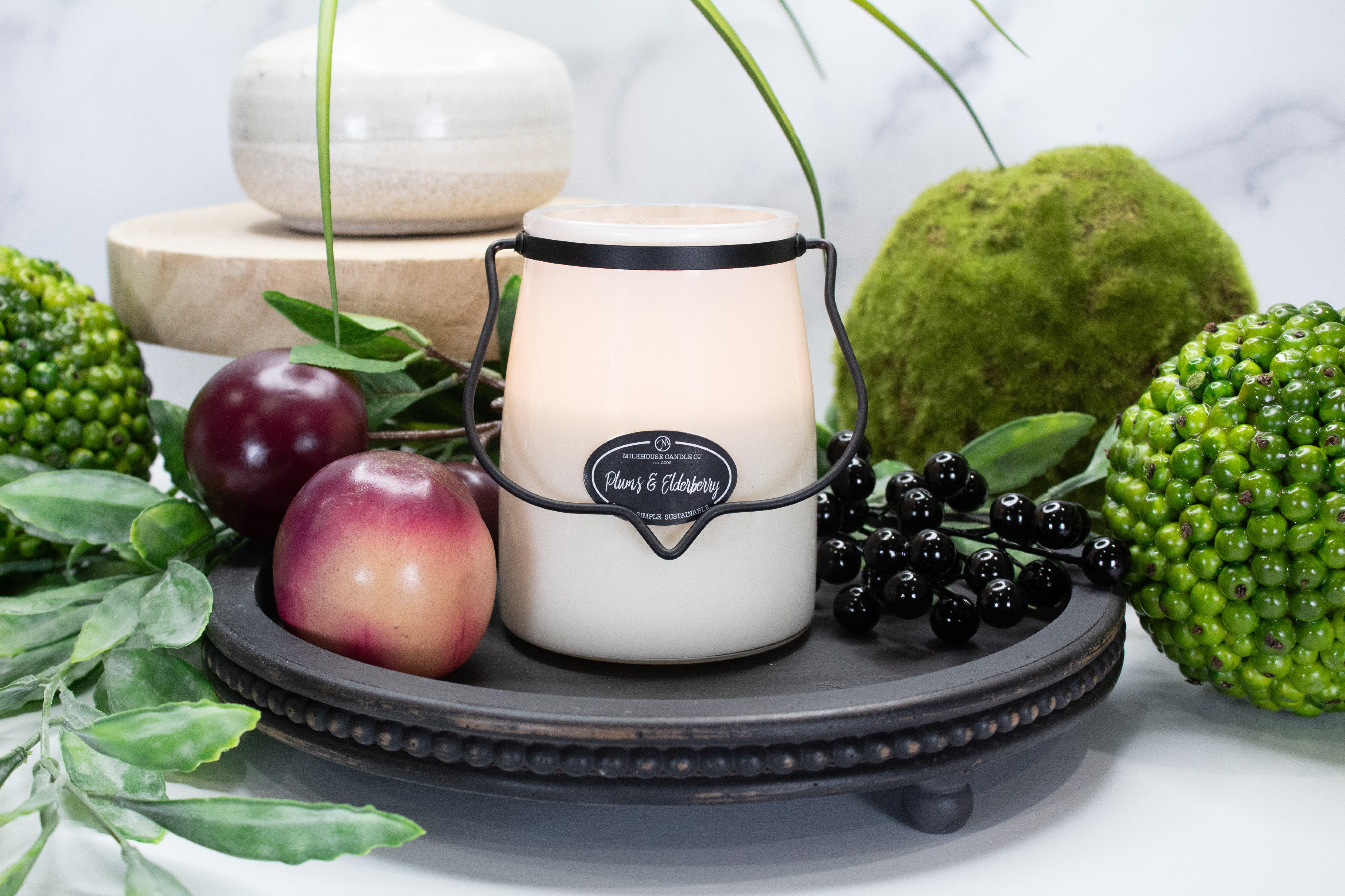 MILKHOUSE CANDLE Plums & Elderberry mirisna svijeća BUTER JAR (624 g)