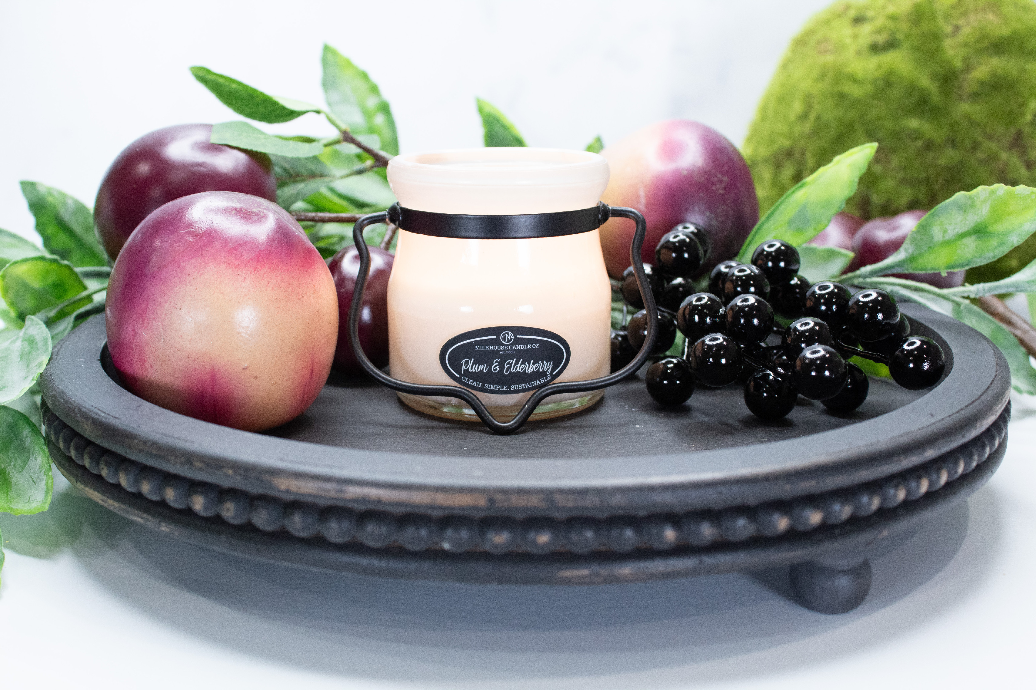 MILKHOUSE CANDLE Plums & Elderberry mirisna svijeća CREAM JAR (142 g)